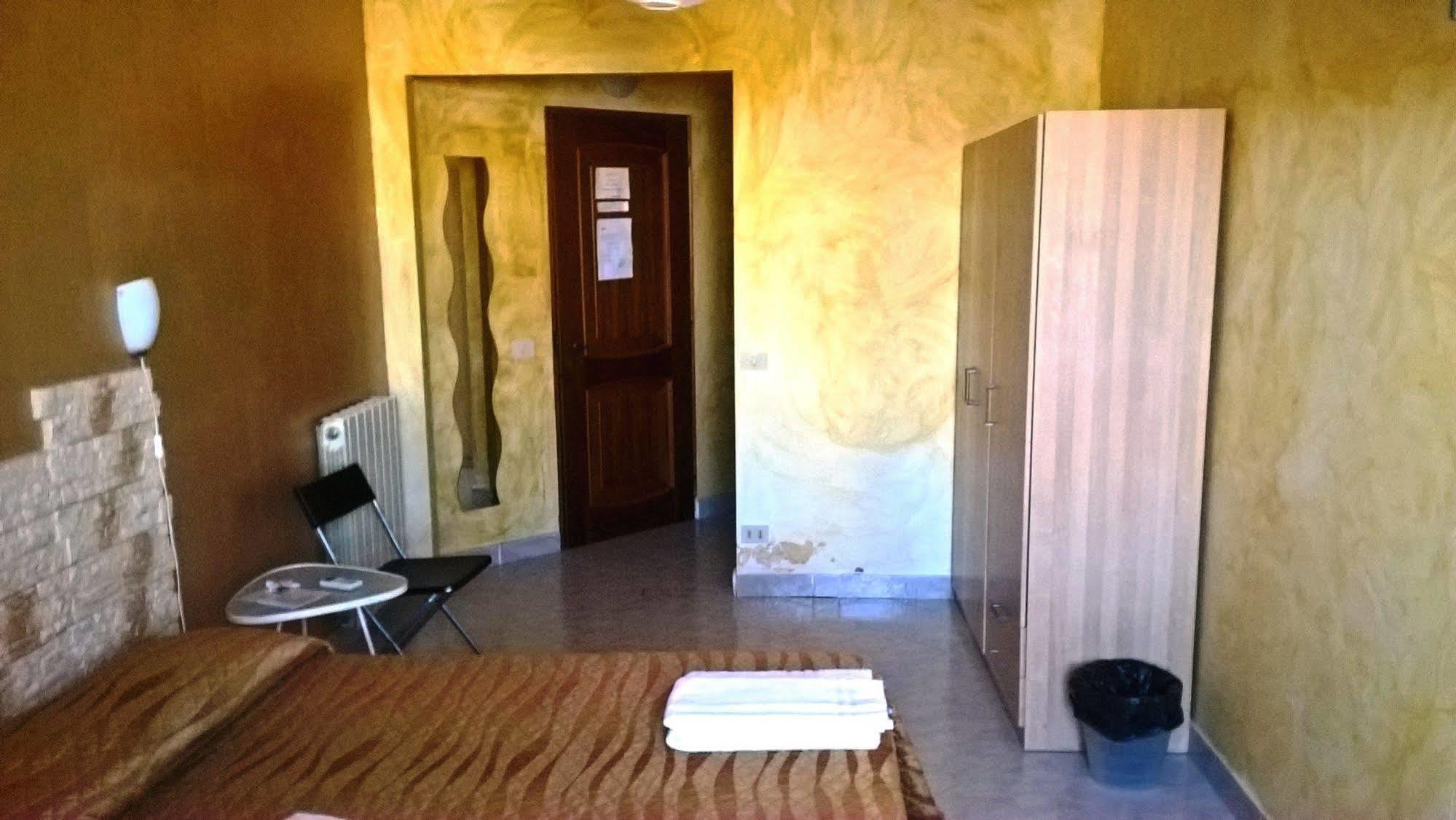 Gigi Holiday Rooms Roma Ngoại thất bức ảnh