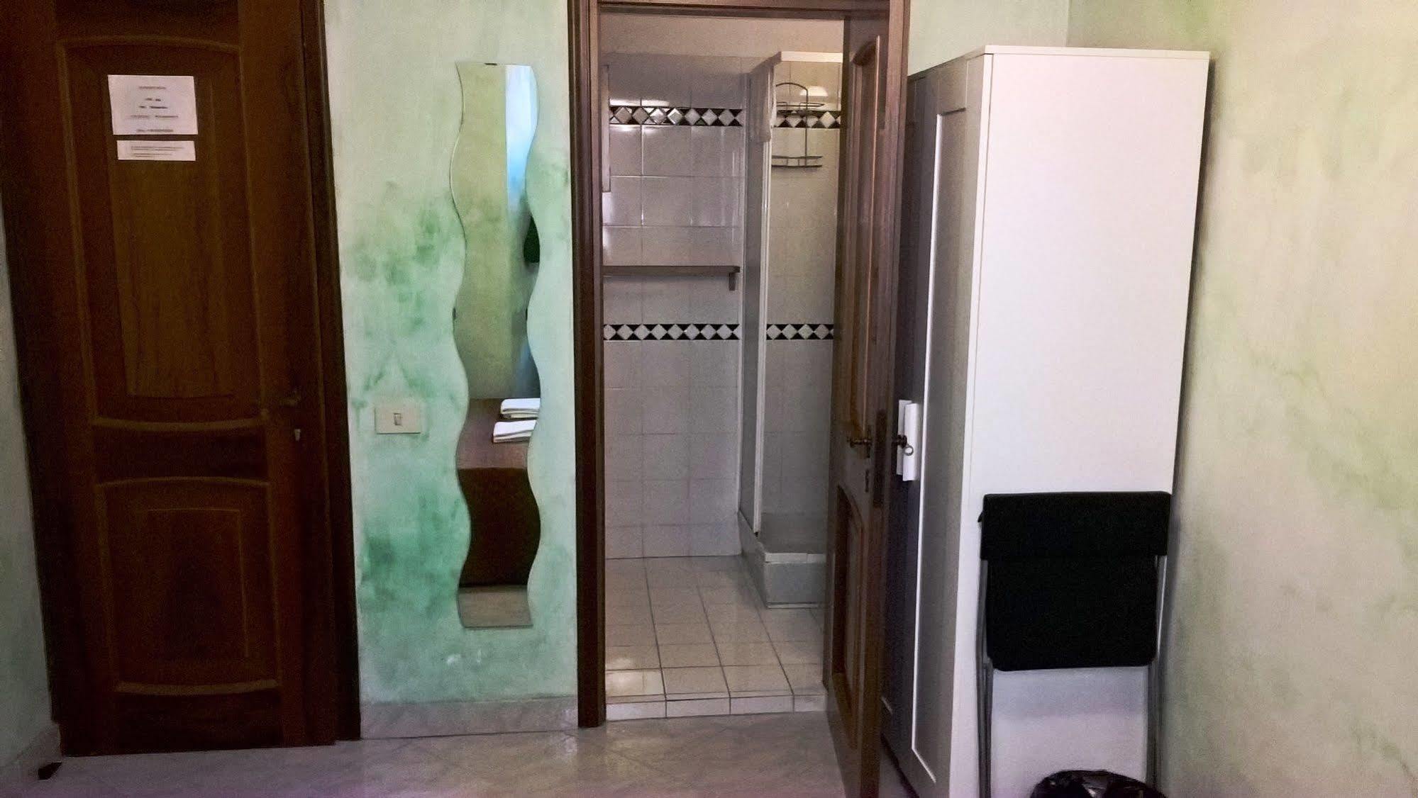 Gigi Holiday Rooms Roma Ngoại thất bức ảnh